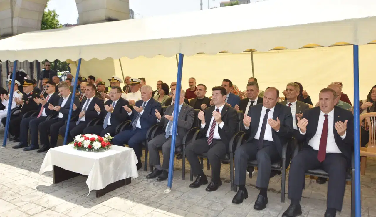 Trabzon TSO Başkanı Erkut Çelebi’den Şehitlikte Kurban Bayramı Anması