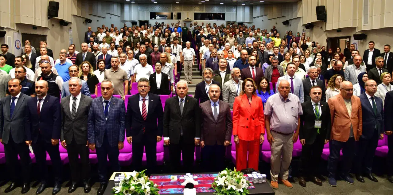 Trabzon’da Ulusal İklim Değişikliği ve Su Sempozyumu Vali Aziz Yıldırım’ın Katılımıyla Gerçekleştirildi