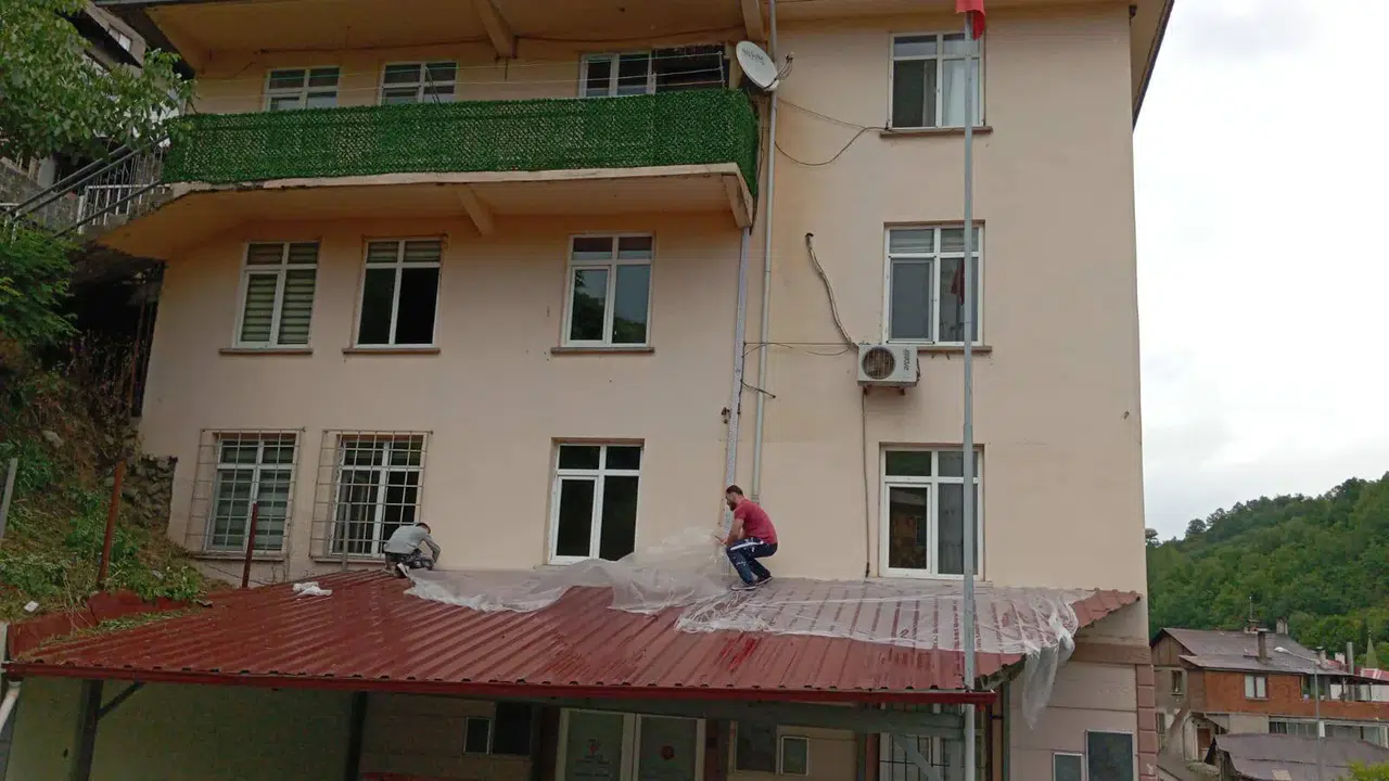 Murgul İlçe Müftülüğü Hizmet Binası Boyanıyor