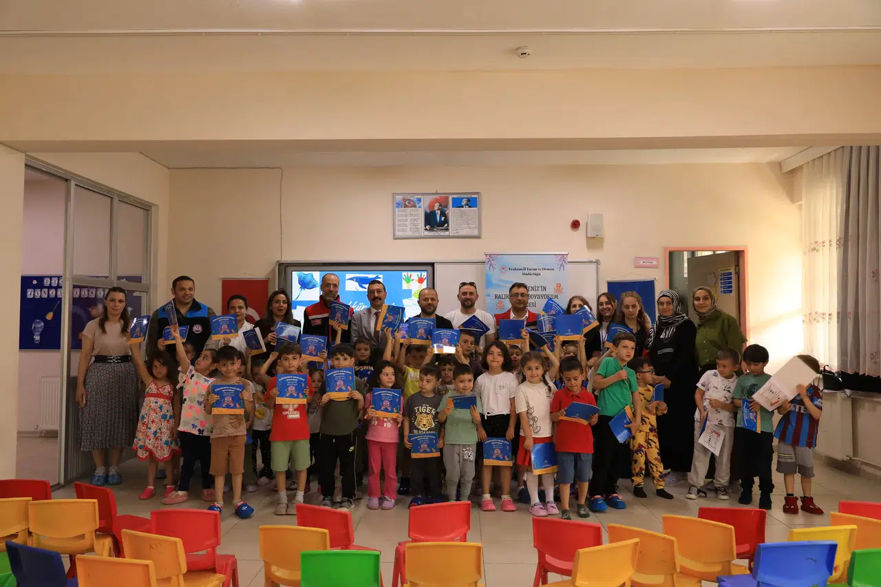 Karadeniz'in balıkları çocuklara boyatıldı, su ürünleri bilinci aşılanıyor!