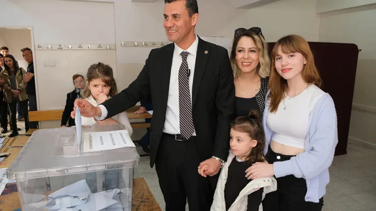 Ferdi Zeyrek'in Eşi Nurcan Zeyrek: Hayatı, Mesleği ve Aile Yaşı Hakkında Bilgiler!