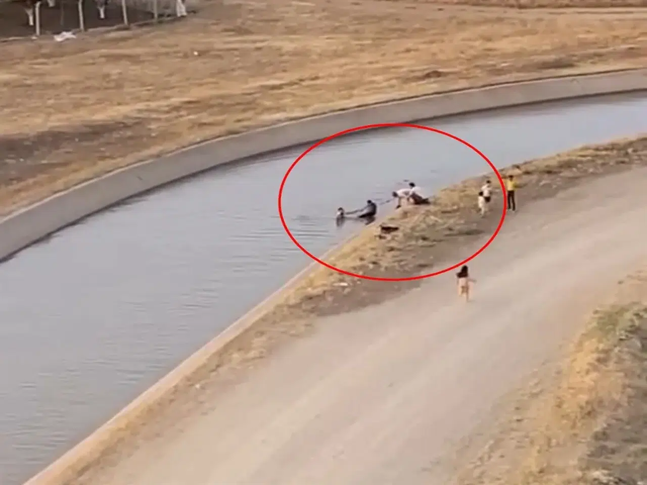 Batman'da sulama kanalında boğulma tehlikesi geçiren çocuklar kurtarıldı