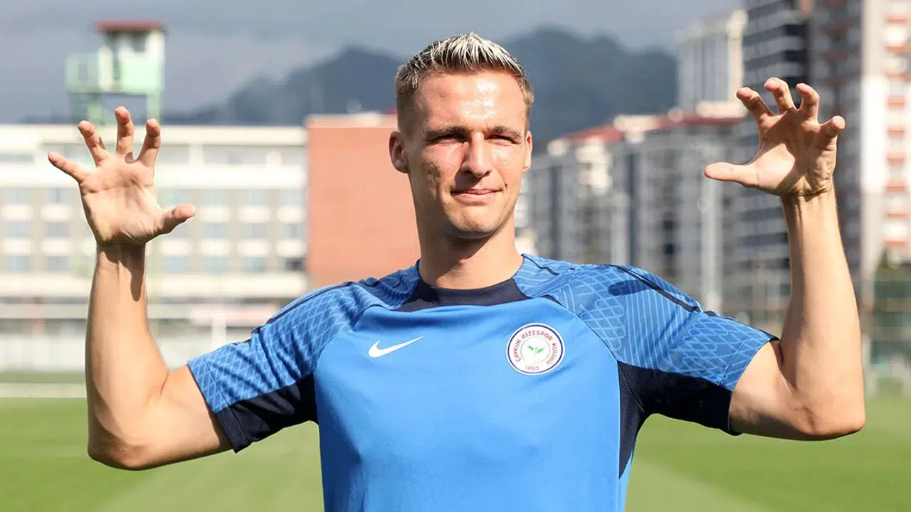 Rizespor’un Stoperi Mocsi’ye Swansea Kancası!