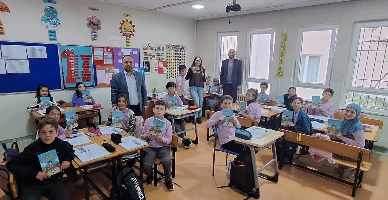 Zeki Bilge İlkokulu’nda Anlamlı Buluşma: Kitap ve Dergi Hediyesi