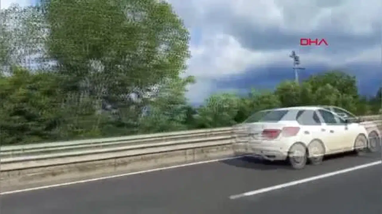 İnegöl'de otomobil ve motosiklet çarpıştı: 1 çocuk 3 yaralı