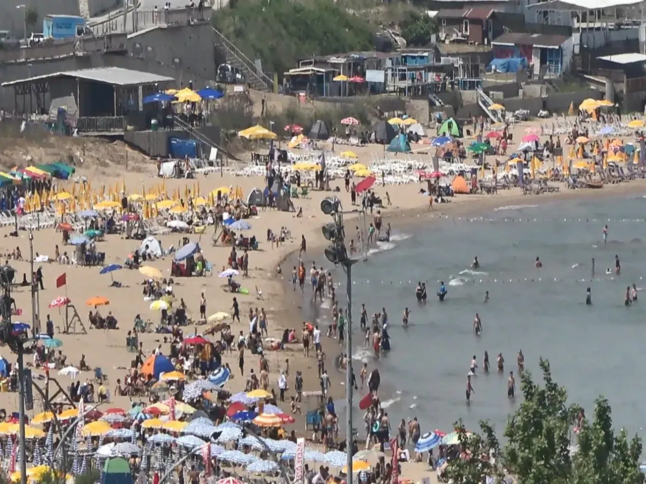 Şile Plajlarında Bayram Coşkusu: Tatilciler Akın Etti!