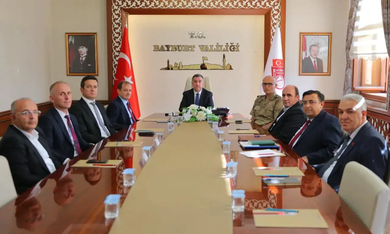 Bayburt’ta Sahipsiz Hayvanlar İl İzleme ve Denetim Komisyonu Toplantısı Gerçekleştirildi