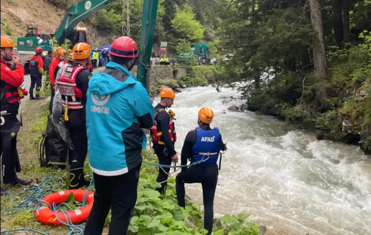 Trabzon Uzungöl’de Dereye Düşen 8 Yaşındaki Çocuk Hayatını Kaybetti