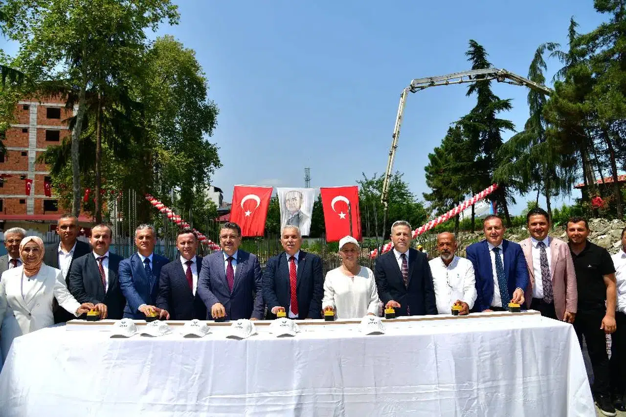 Yomra'da Anadolu Lisesi'nin Temeli Atıldı, Vali Yıldırım Eğitimin Önemini Vurguladı