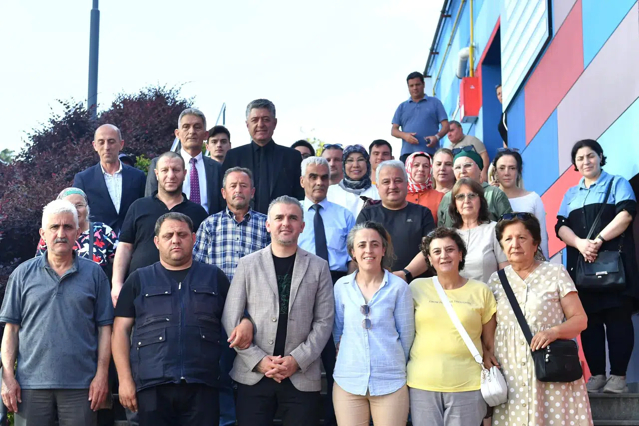 Trabzon'da Dayanışma Rüzgarı Esti, Belediyeden İkram ve Sosyal Yardımlaşma Etkinliği