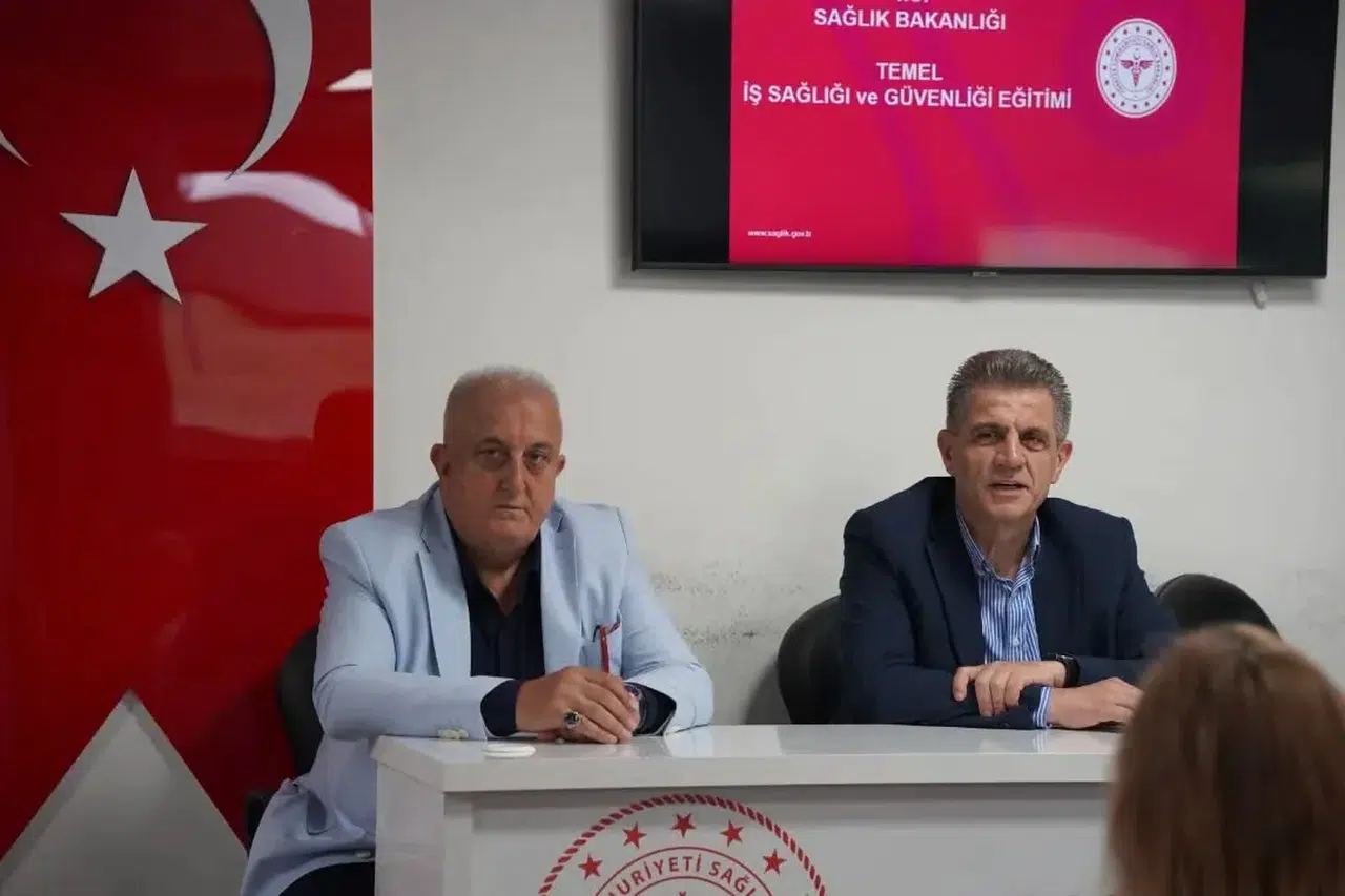 Trabzon İl Sağlık Müdürlüğü’nden Personele ve Stajyerlere İş Sağlığı ve Güvenliği Eğitimi
