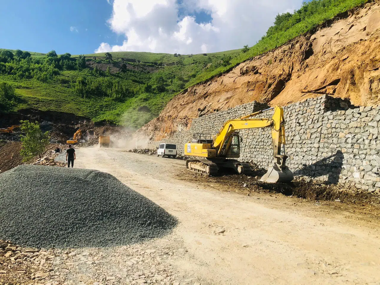 Geçitli Köyü'nde Ulaşım Sorunlarına Çözüm Altyapı Çalışmaları Devam Ediyor