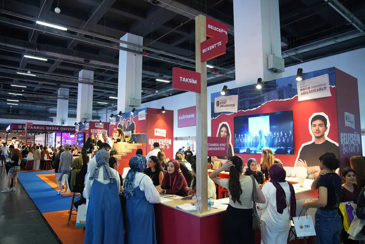 İstanbul Kent Üniversitesi, Eğitim Tercih Fuarı’nda Öğrencilerle Buluştu!