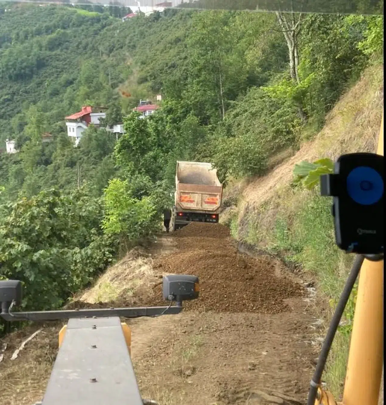 Vakfıkebir Belediyesi Ulaşım Standartlarını Artırmak İçin Yol Bakım Çalışmalarına Başladı