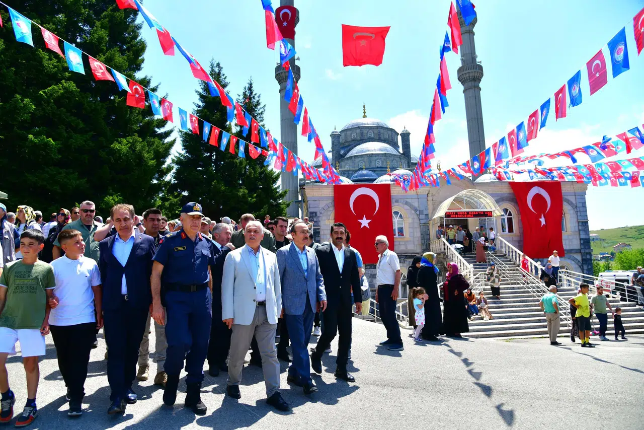 Düzköy'de Geleneksel Haçkalı Hoca Anma Programı'nda manevi değerler ön planda