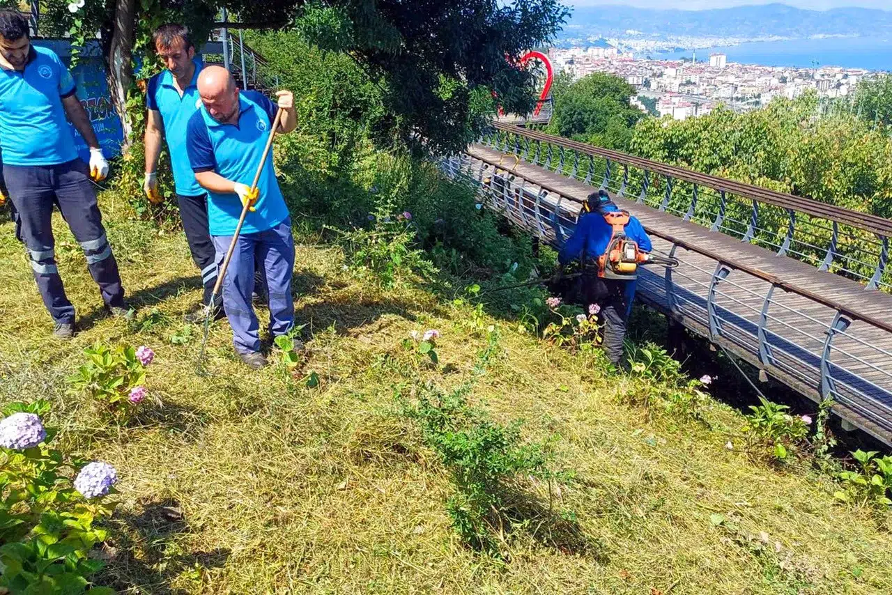 Trabzon'da Boztepe Terası'nda bakım çalışmaları, yürüyüş yolu güvenle yeniden açılacak