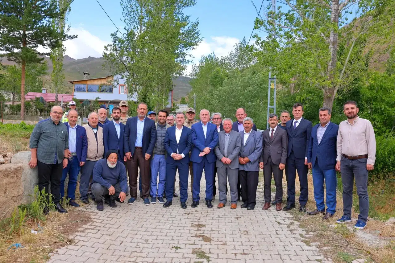 Bayburt Valisi Eldivan, Aydıntepe'de köy halkıyla bir araya geldi, sorunlarını dinledi