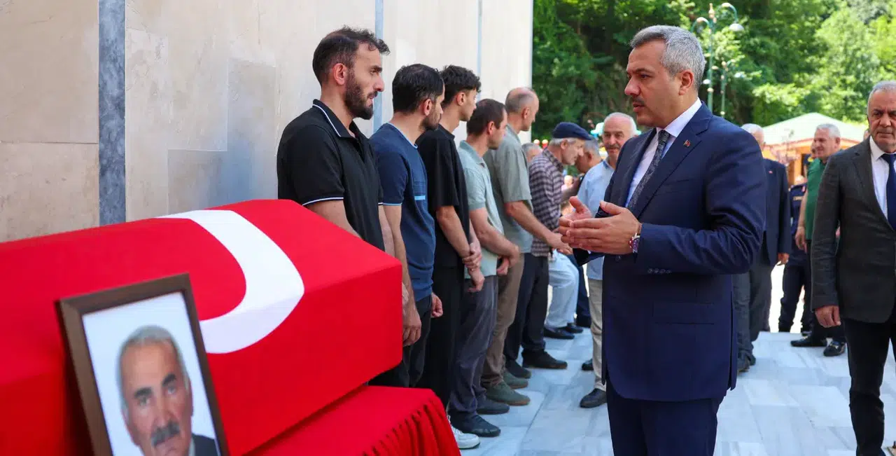 İkizdere'de Kıbrıs Gazisi için cenaze merasimi; Vali, Kaymakam ve vatandaşlar katıldı