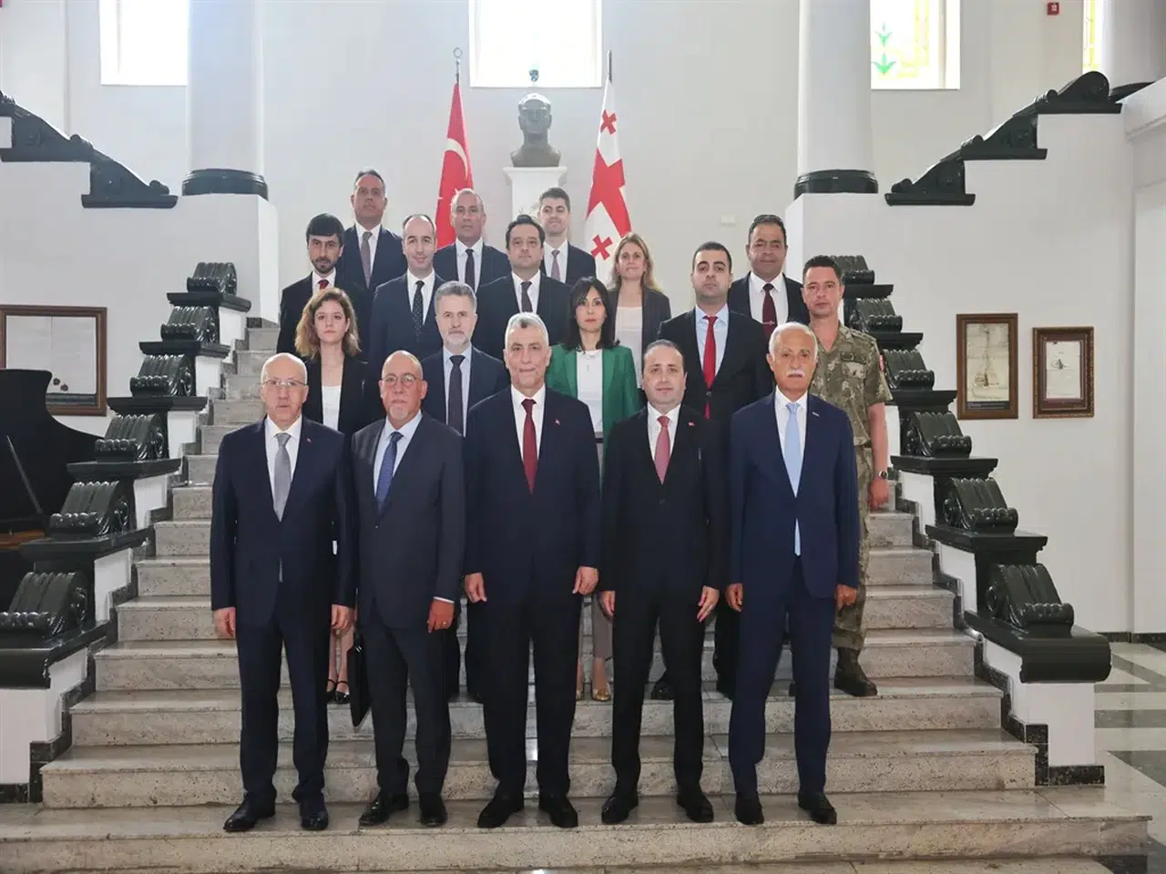 Bakan Bolat, Tiflis'teki Türkiye Büyükelçiliği'ni Ziyaret Etti