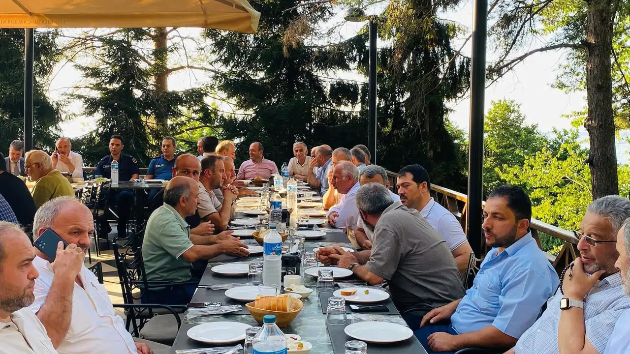 Trabzon Sürmene’de Dr. Abdullah Çobanoğlu İçin Veda ve Vefa Programı Düzenlendi