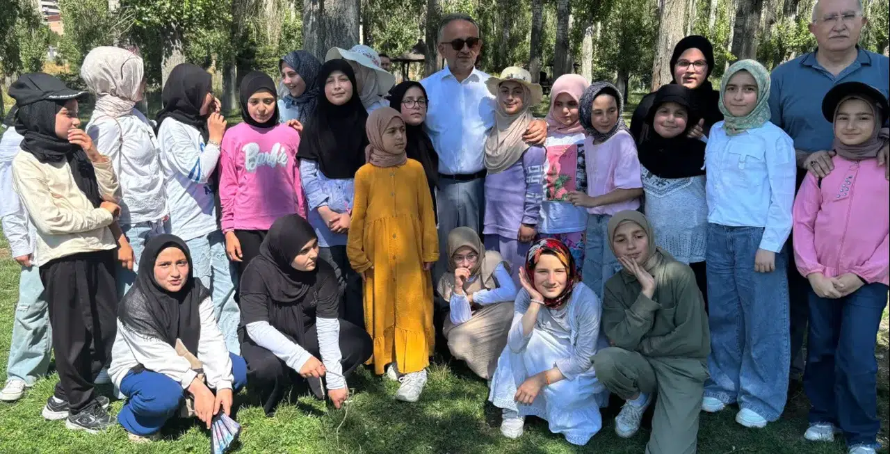 Bayburt İl Müftüsü Bayram Danacı, Hafızlık Proje Okulu Öğrencileriyle Piknikte Buluştu