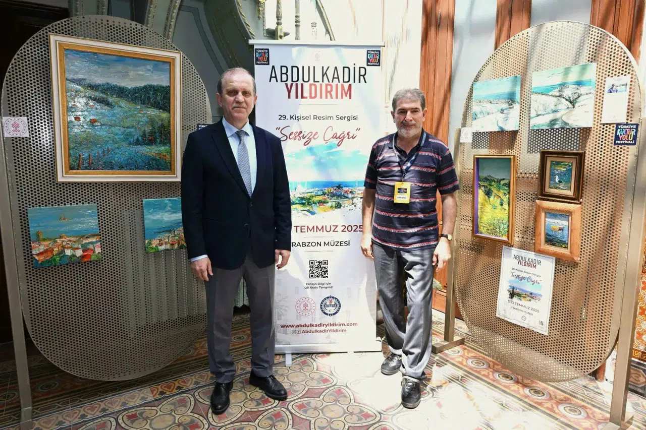 KTÜ Rektörü Çuvalcı, Abdulkadir Yıldırım'ın Sessize Çağrı sergisini ziyaret etti