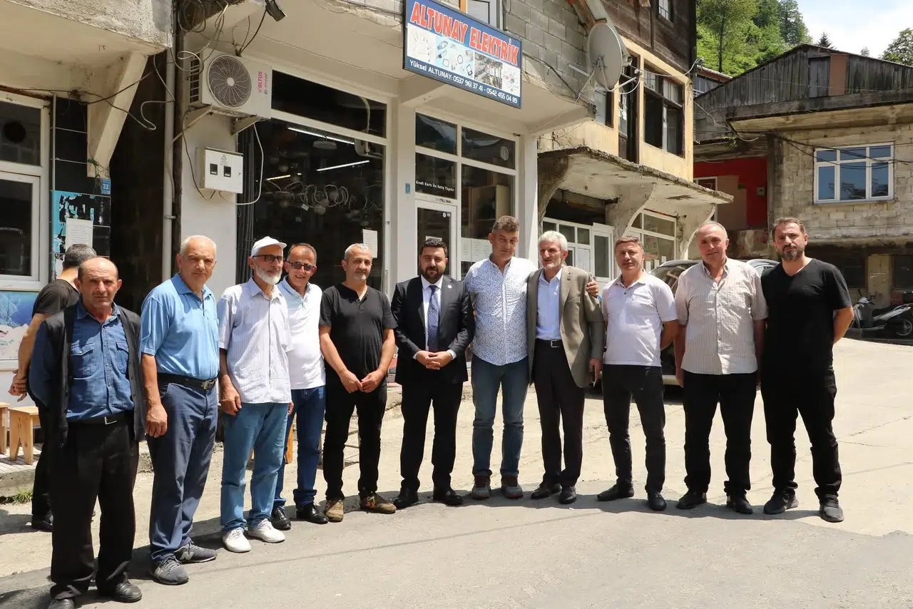 Rize'de Köy Ziyaretleri: Başkan Büyük Sorunları Dinliyor ve Çözüm Arayışında