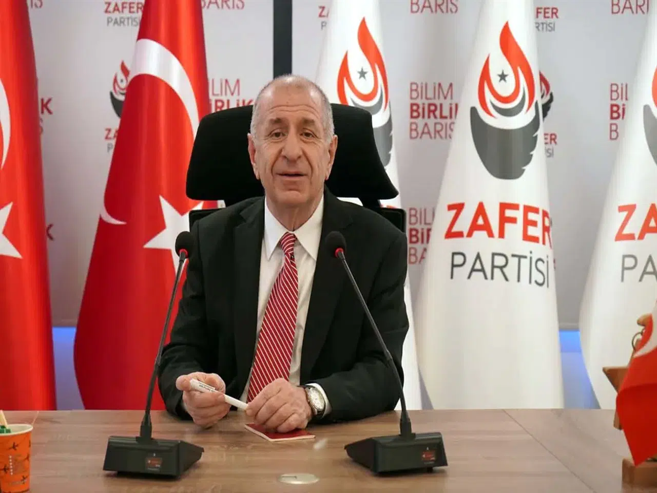 Ümit Özdağ, 'MİT Kanunu'na Aykırı Davranış İddiasından Beraat Etti