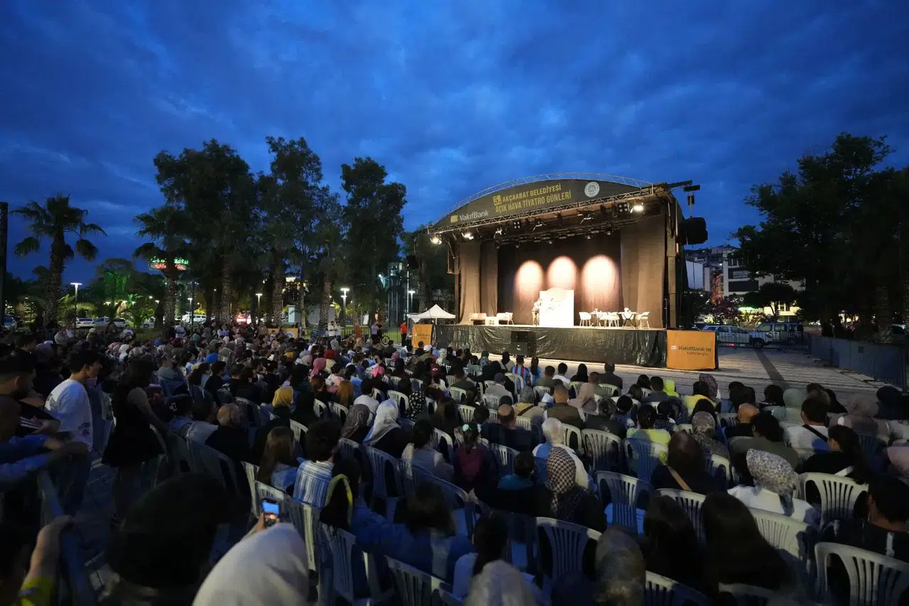 5. AKÇAABAT AÇIK HAVA TİYATRO GÜNLERİ SONA ERDİ
