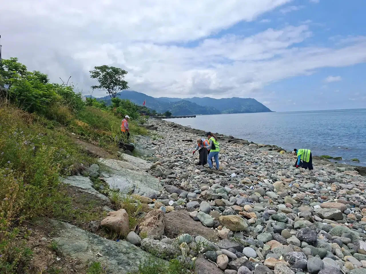 Hopa Belediyesi'nin çevre düzenleme çalışmaları yaşam kalitesini artırıyor