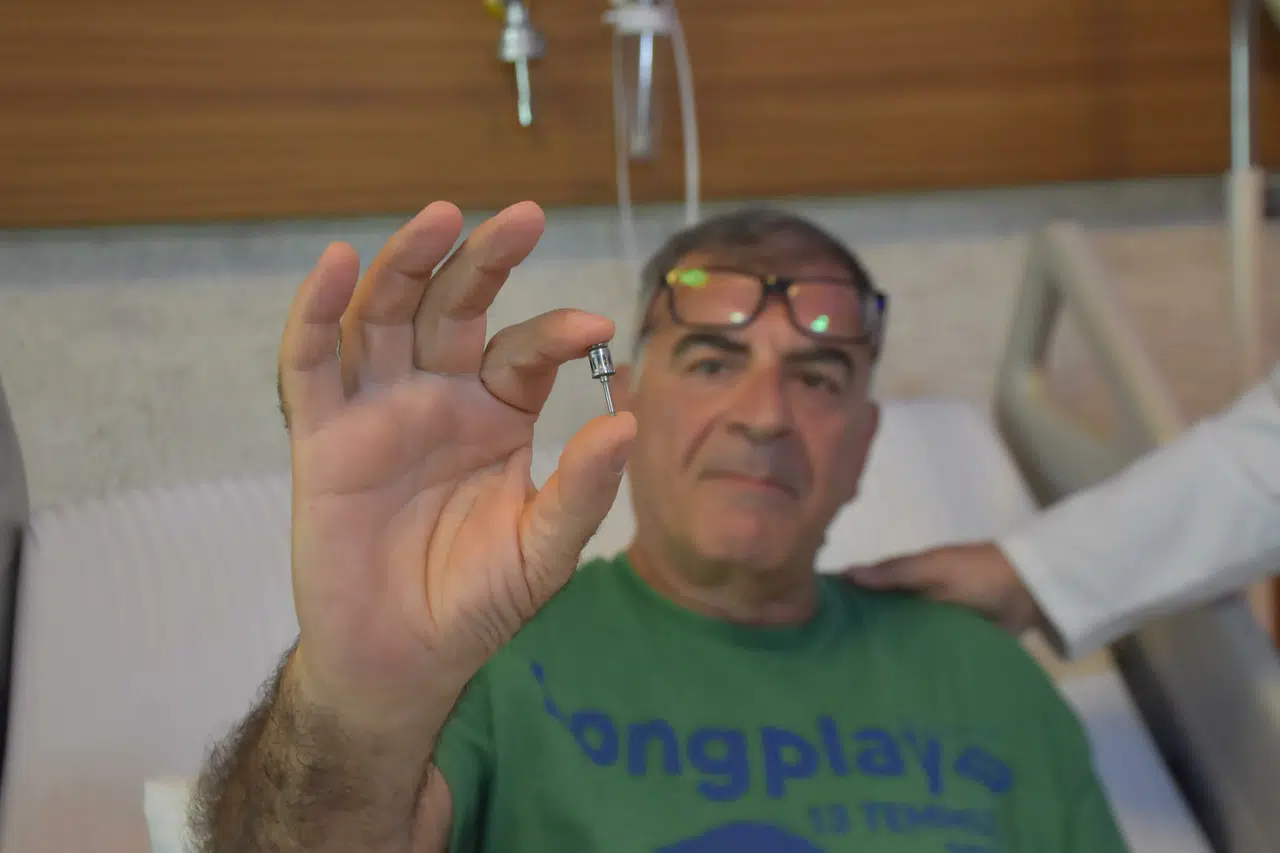 Akciğerden Diş İmplantı Çıkan Hastanın Şaşırtan Durumu!