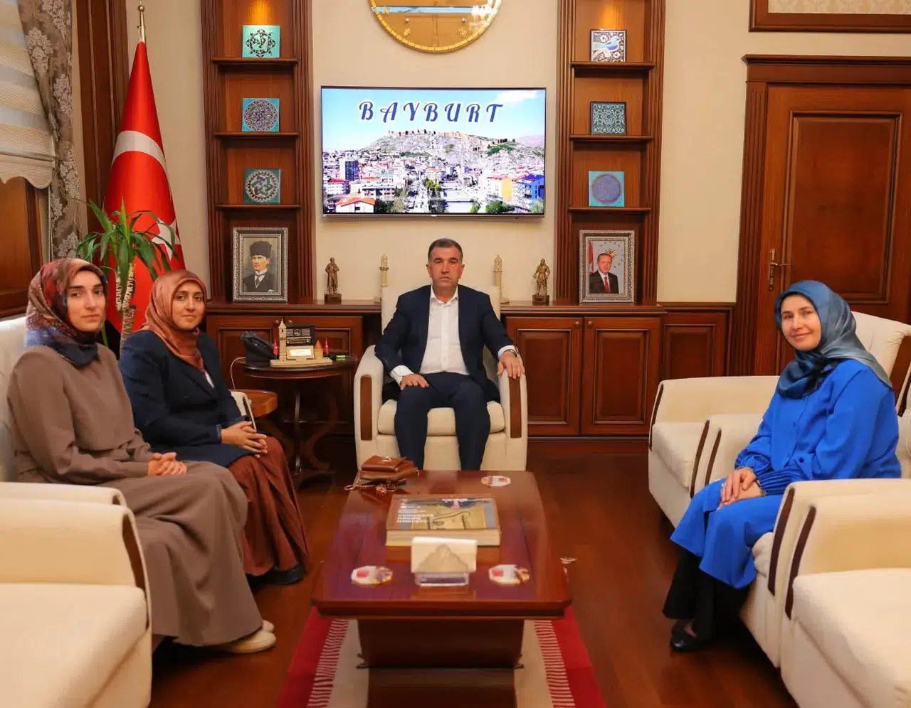 TDV Bayburt Kadın Kollarından Vali Eldivan’a Ziyaret