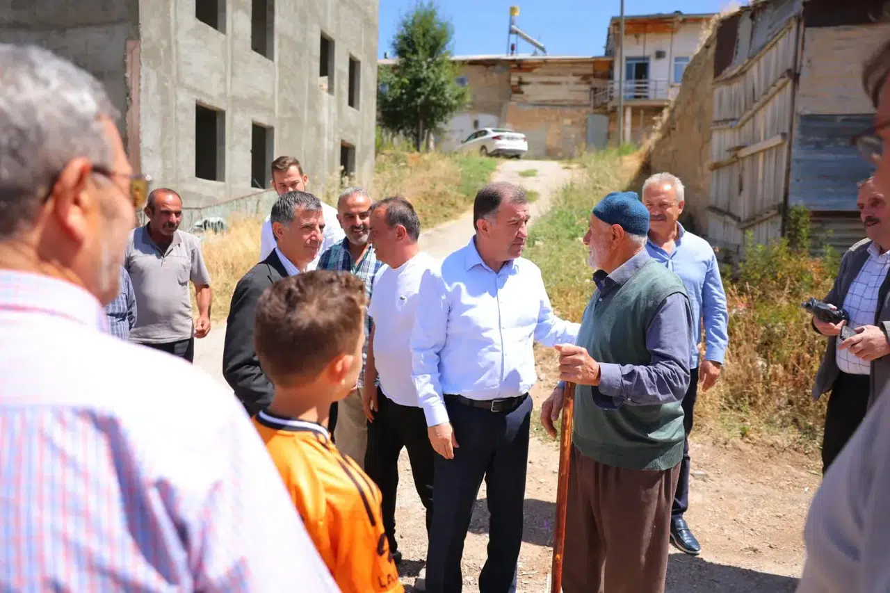 Bayburt’ta Köy Ziyaretleri: Eldivan ve Ateş Halkın Taleplerini Dinledi