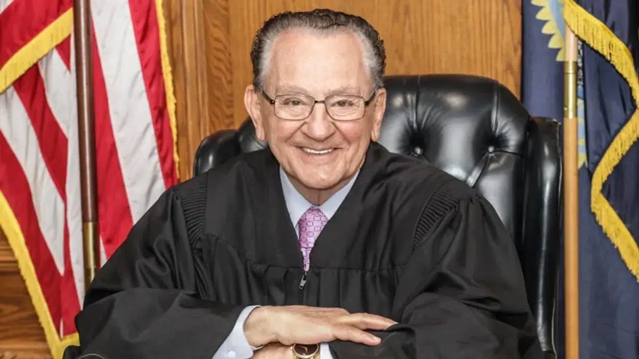 Yargıç Frank Caprio Hayatını Kaybetti: “Babacan Yargıç” 88 Yaşında Vefat Etti