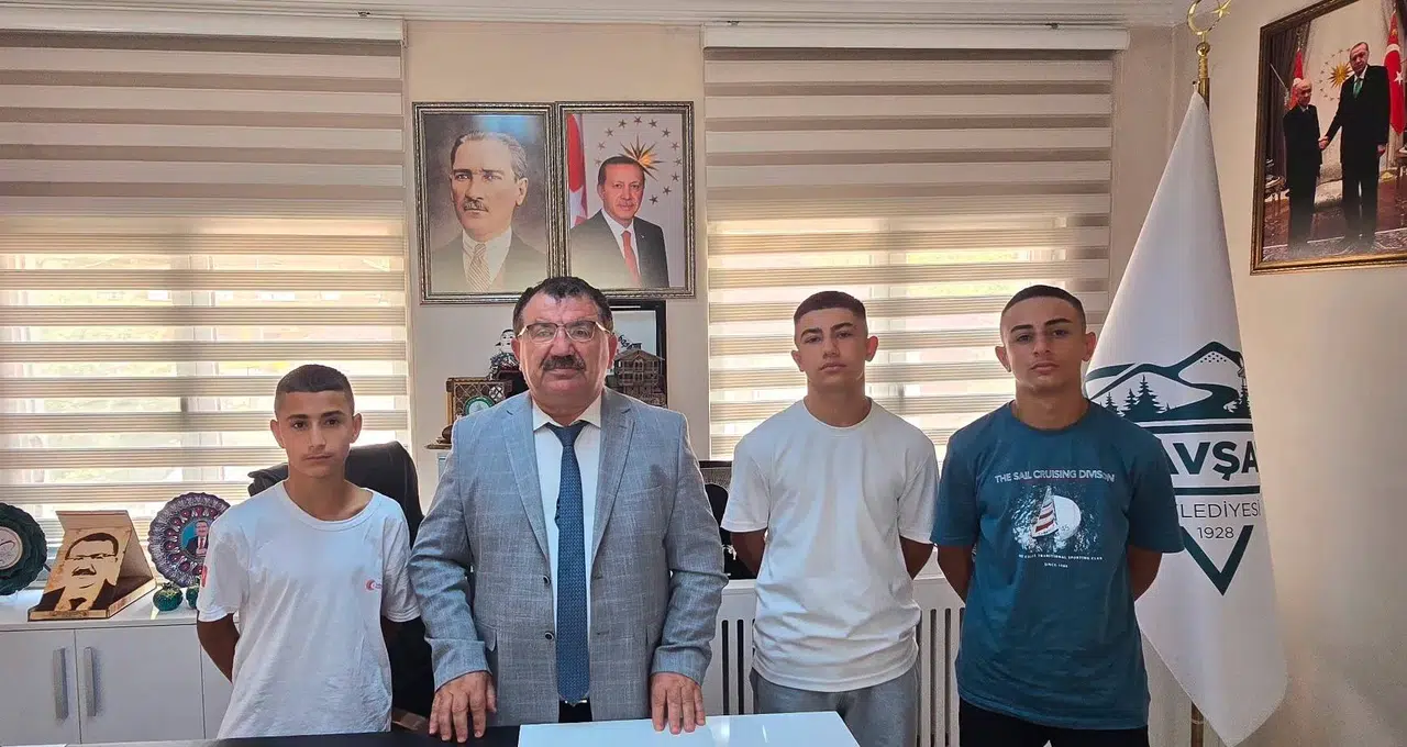 Şavşatlı Güreşçilerden Büyük Başarı