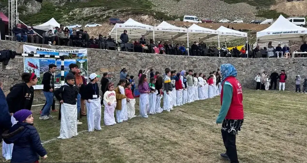 Yusufeli Salikvan Yaylası’nda Gençlik Festivali Coşkusu