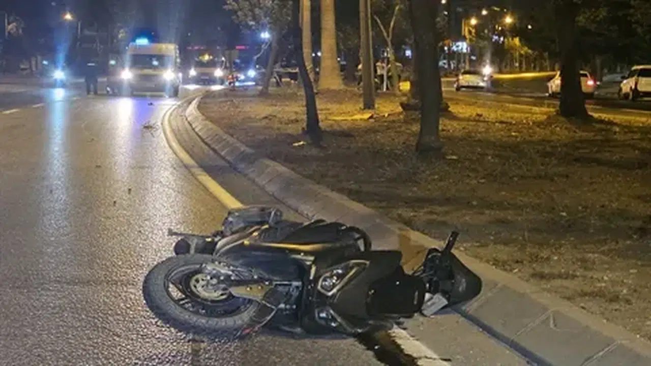 Adana'da motosiklet kazasında bir genç hayatını kaybetti, diğeri ağır yaralandı