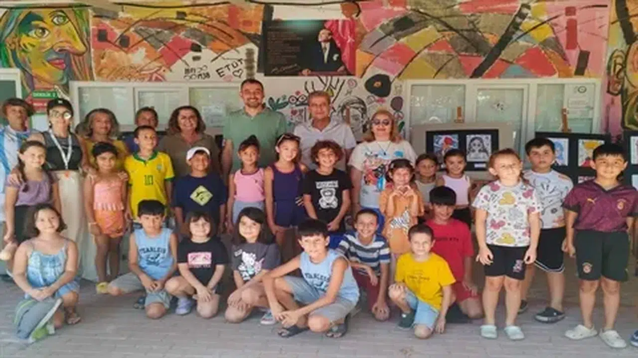 Manavgat Belediyesi Yaz Okulu Şenliği ile gençler doyasıya eğlendi