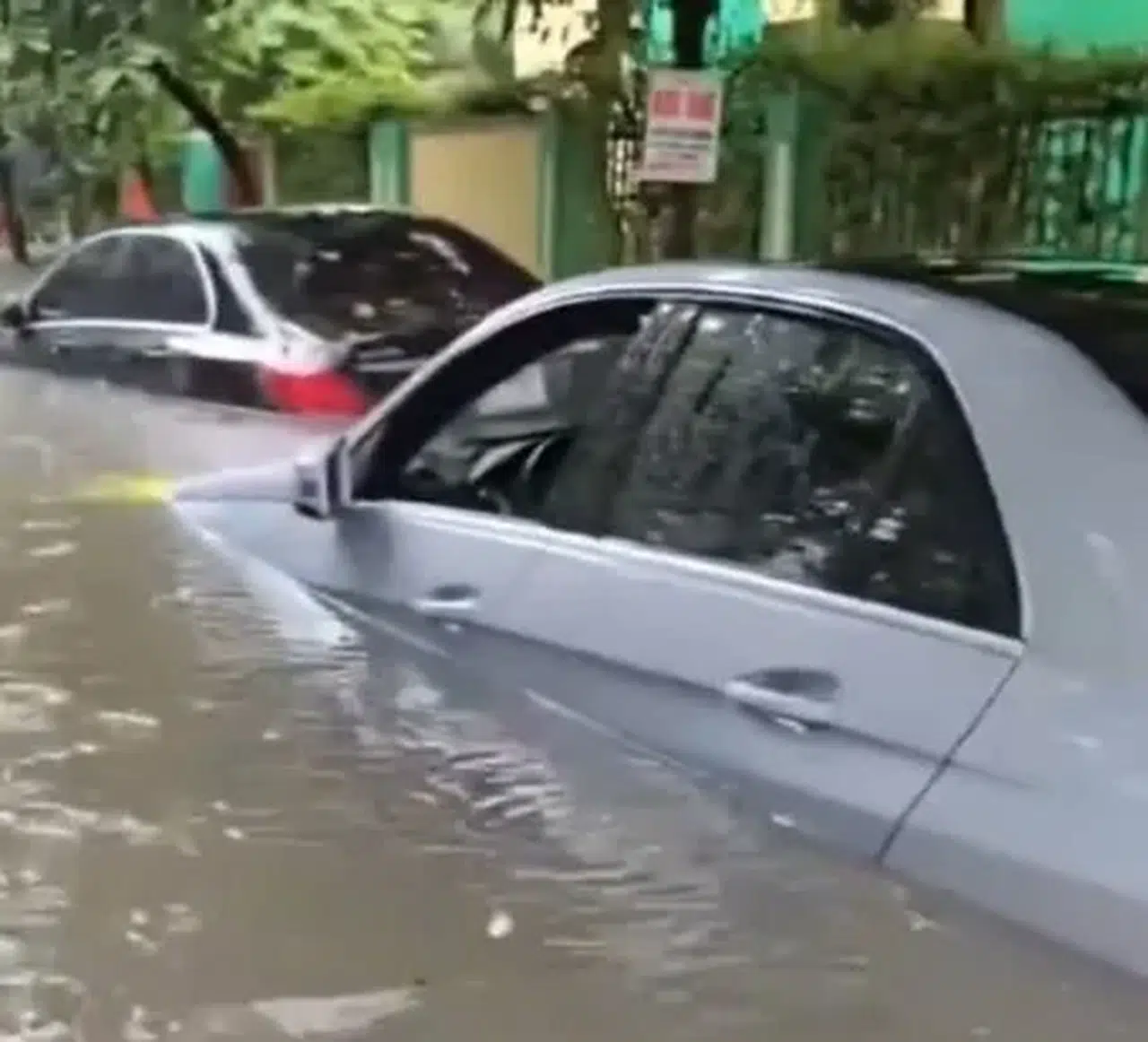 Kajiki Tayfunu Vietnam'ı Sarsarak 7 Can Aldı