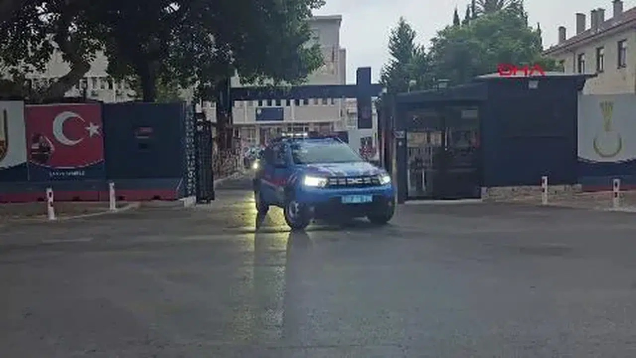 Mersin'de işe götüreceğim diyerek öldürdüğü adamın ziynetlerini çalan iki kişi tutuklandı