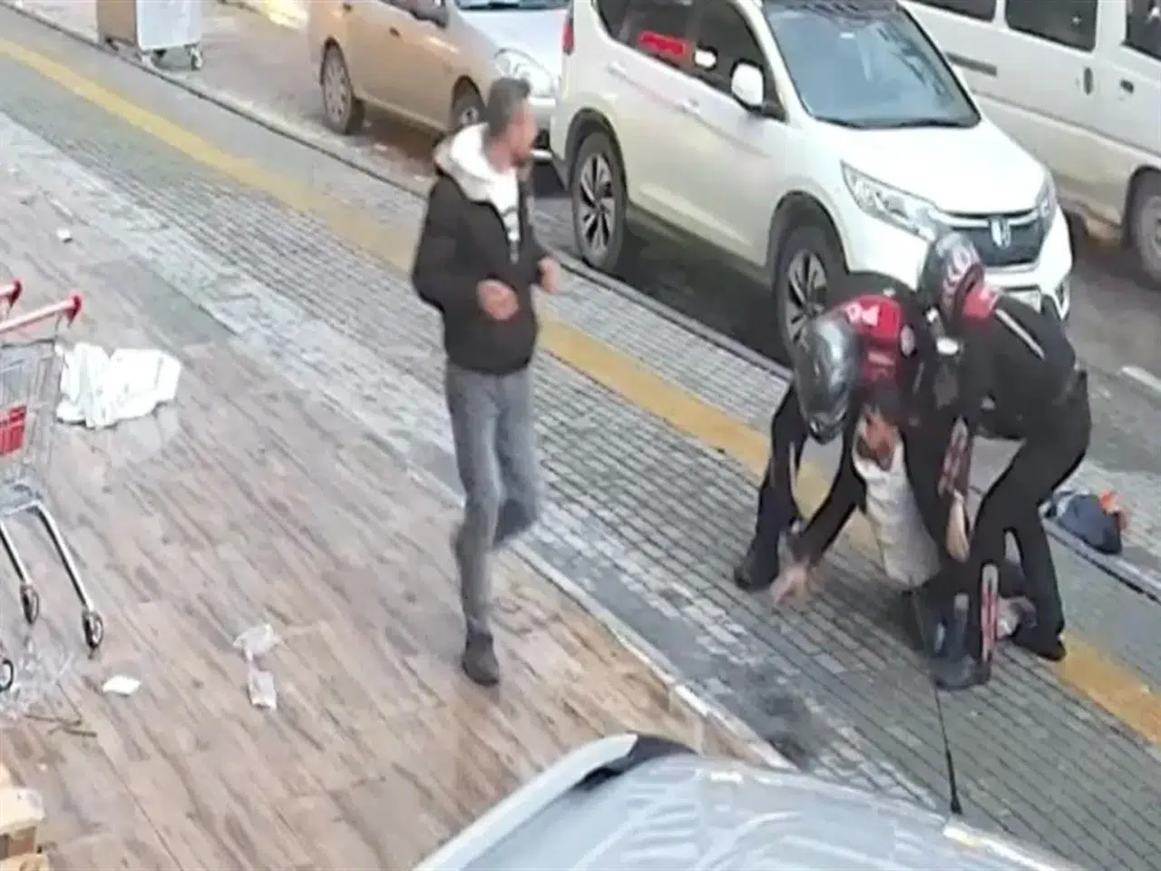 Uyuşturucu ticareti yapan sanıklar, duruşmada birbirlerinin montunu giyerek tespit edildi!