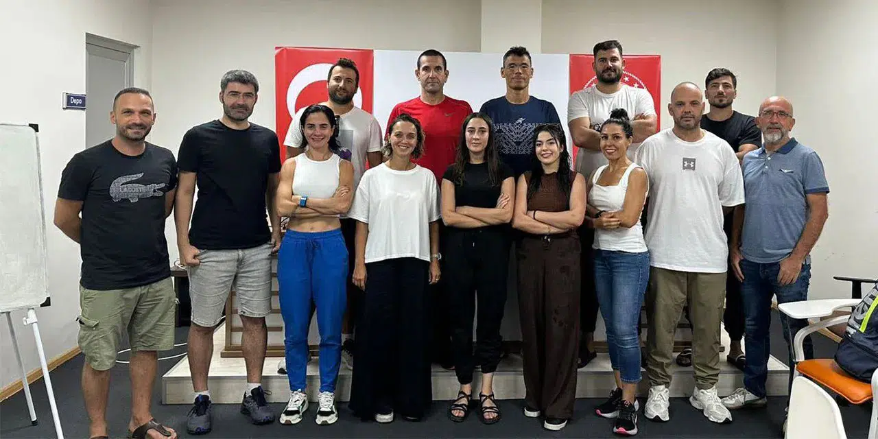 Rize'de Triatlon Antrenörlük Kursu yoğun ilgiyle tamamlandı, yeni antrenörler belgesini aldı