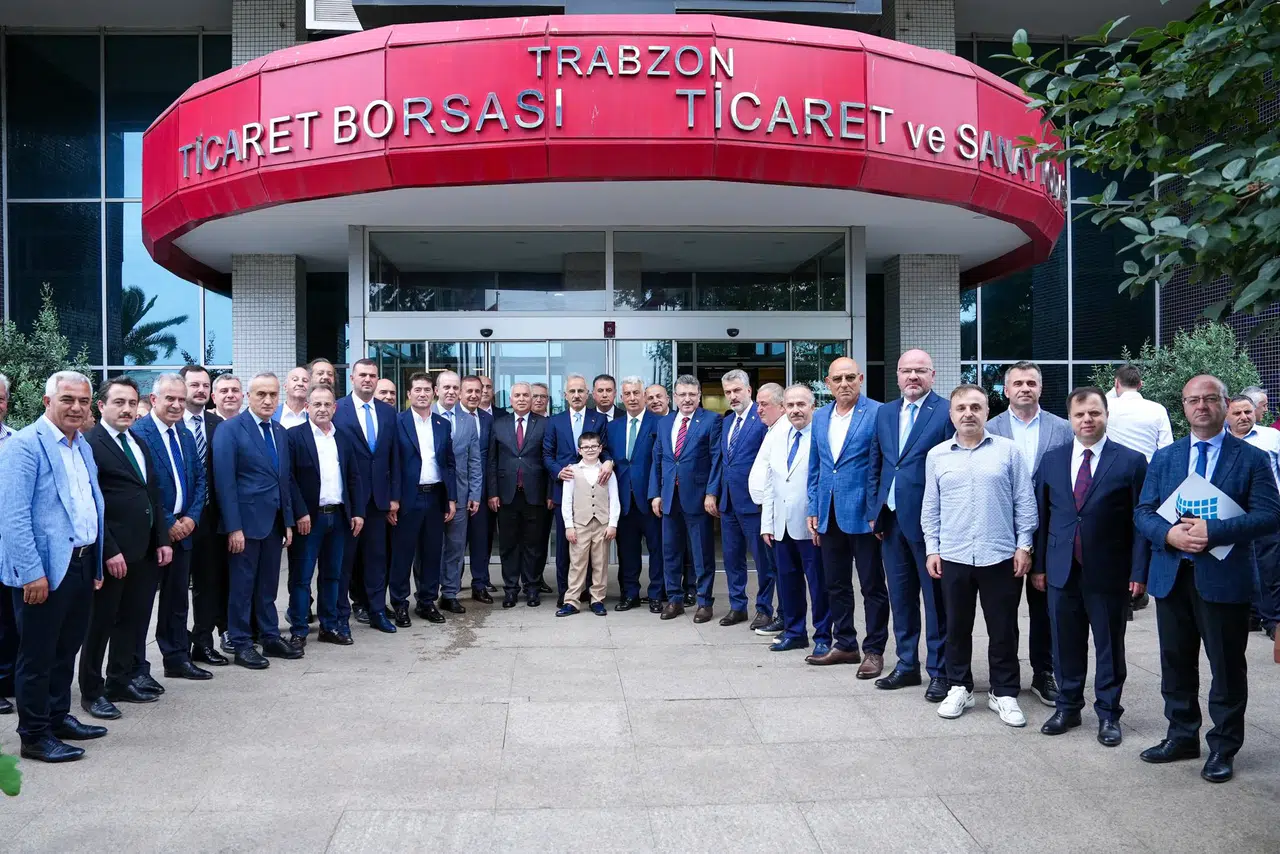 Trabzon'da Gelişim Stratejisi toplantısında kentsel dönüşüm ve ulaşım çözümleri masaya yatırıldı