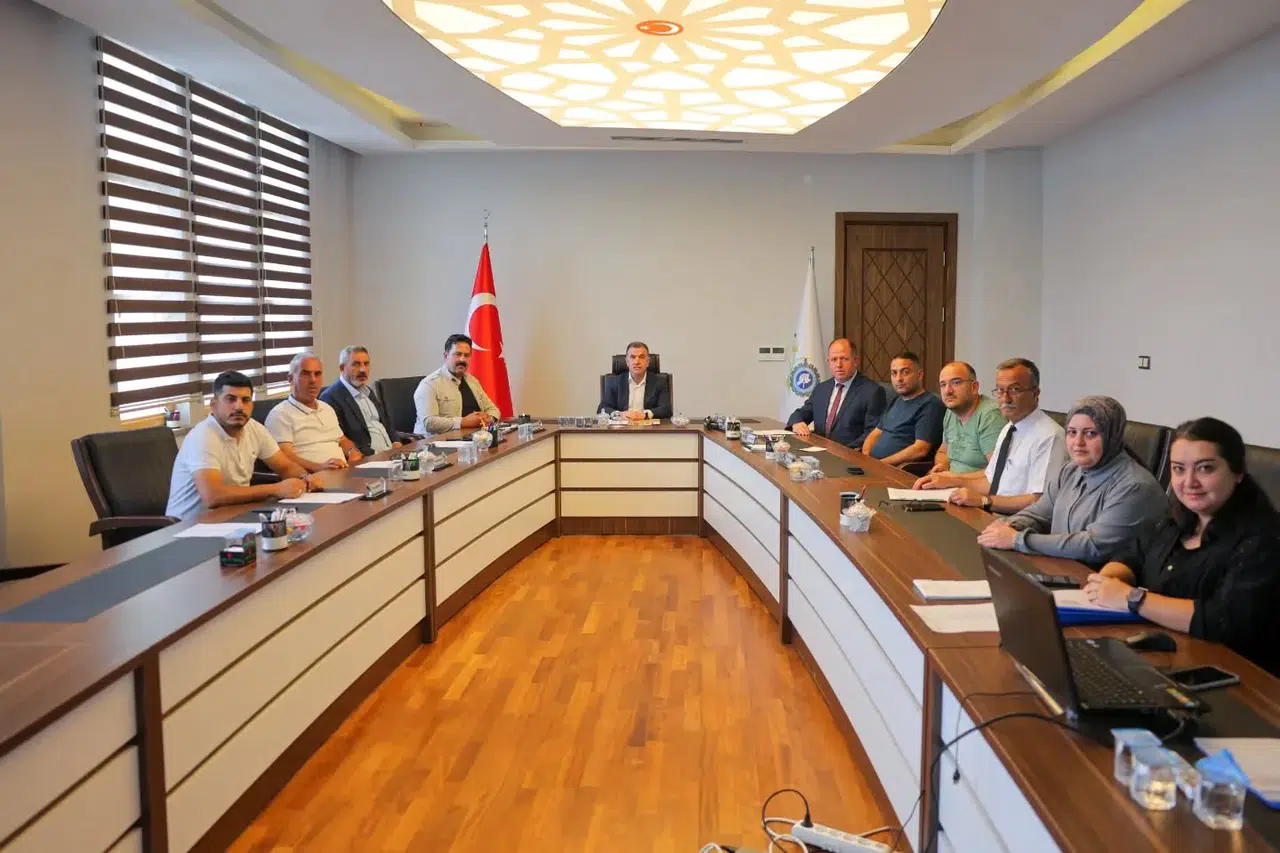 Bayburt Valiliği'nde Önemli Toplantı: Kamu Hizmetlerinde Yeni Stratejiler Belirlendi