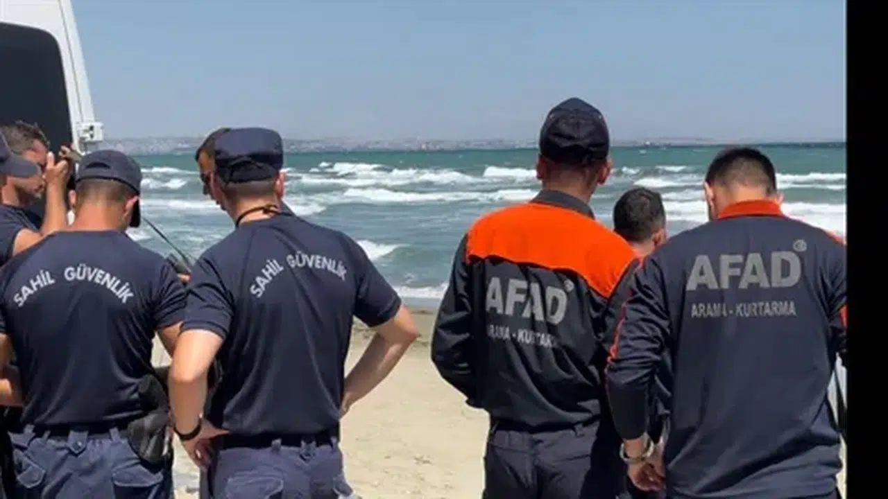 Tekirdağ'da Denizde Kaybolan Genç İçin Arama Çalışmaları 3. Gününde Devam Ediyor