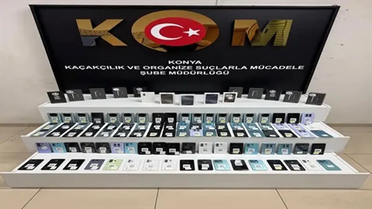 Konya'da 2,5 milyon lira değerinde 108 kaçak cep telefonu ele geçirildi