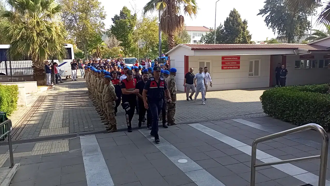 Dallas'ta Haraç Çetesi Çökertildi: 13 Kişi Gözaltına Alındı