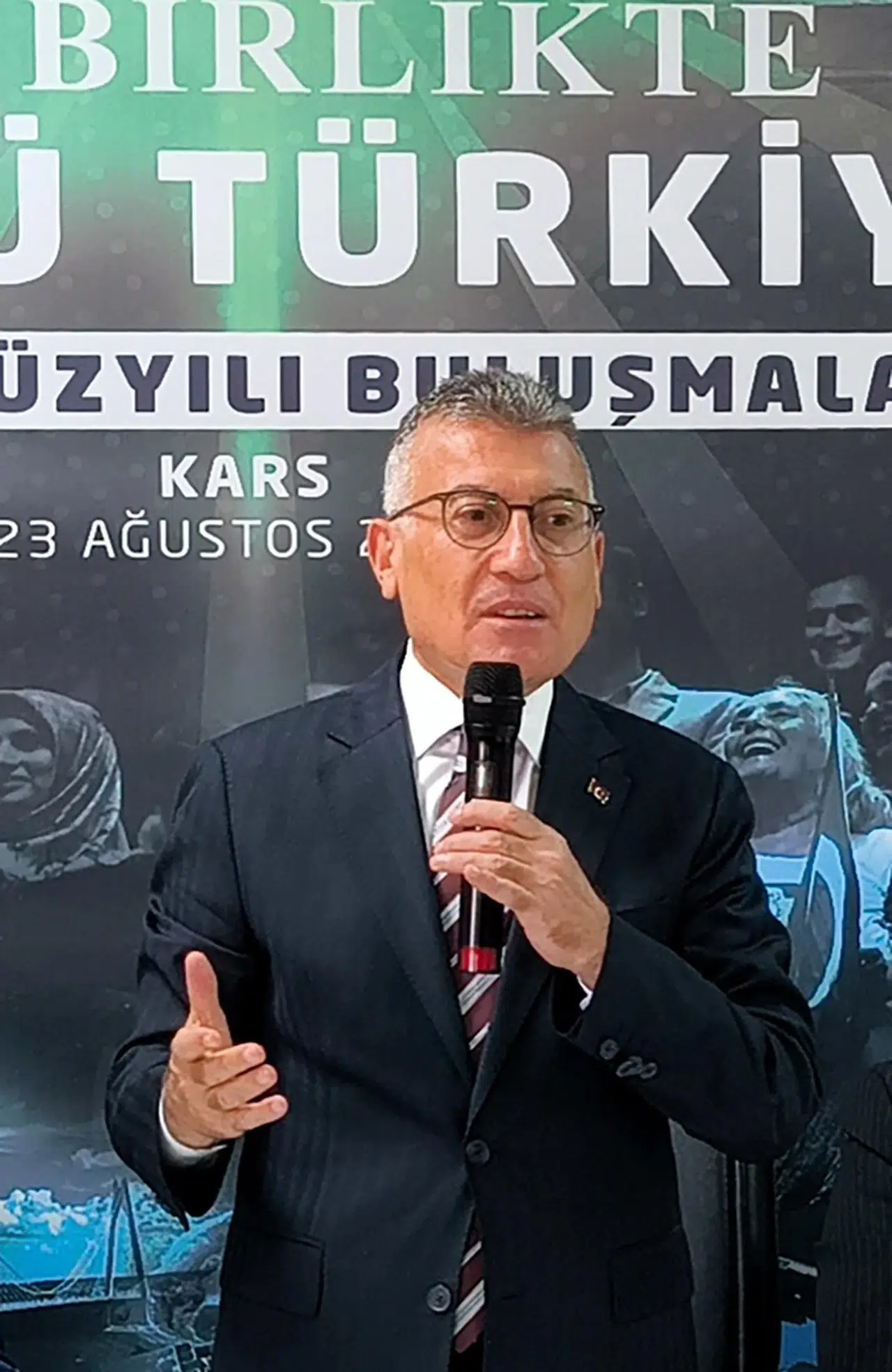 AK Parti’li Güler: Bu kadar skandalın arasında utanmadan Alnımız ak diyorlar!