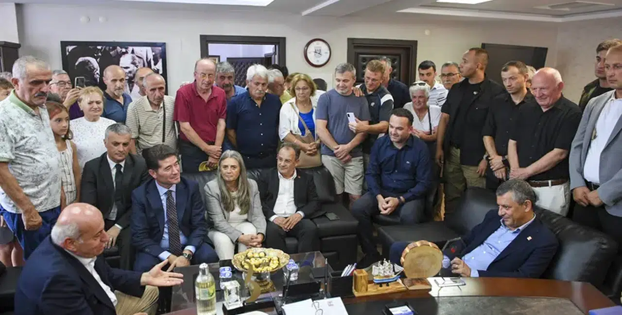 Cumhuriyet Halk Partisi Genel Başkanı Özgür Özel, Trabzon'da...