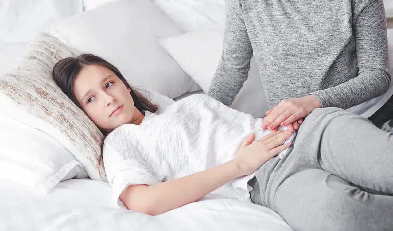 Regl (Menstrüasyon) Nedir? Regl (Adet) Belirtileri Nelerdir?